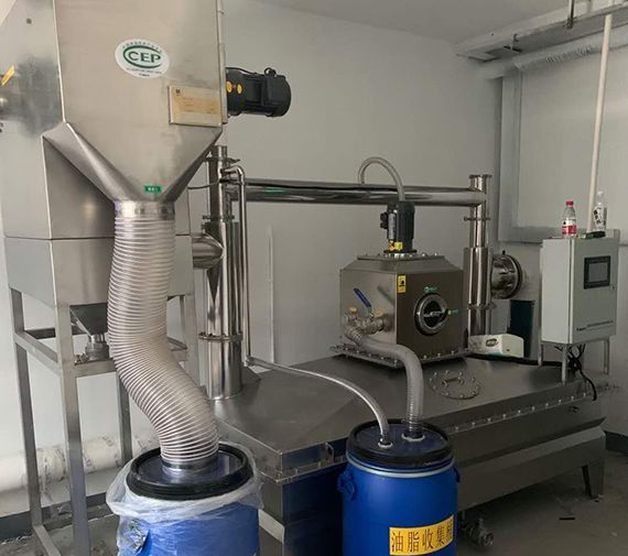 油水分離器.jpg 油水分離器.jpg